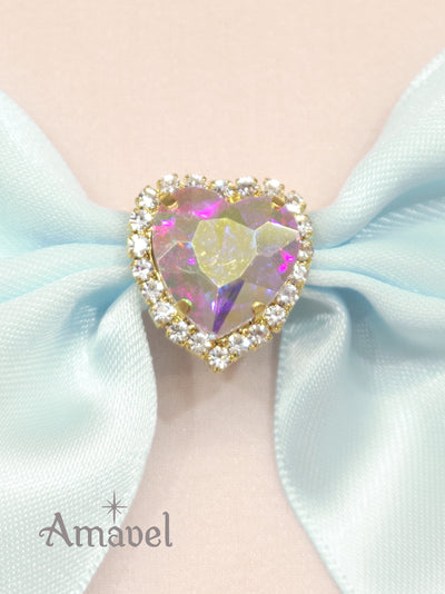 Ribbon brooch with heart jewels