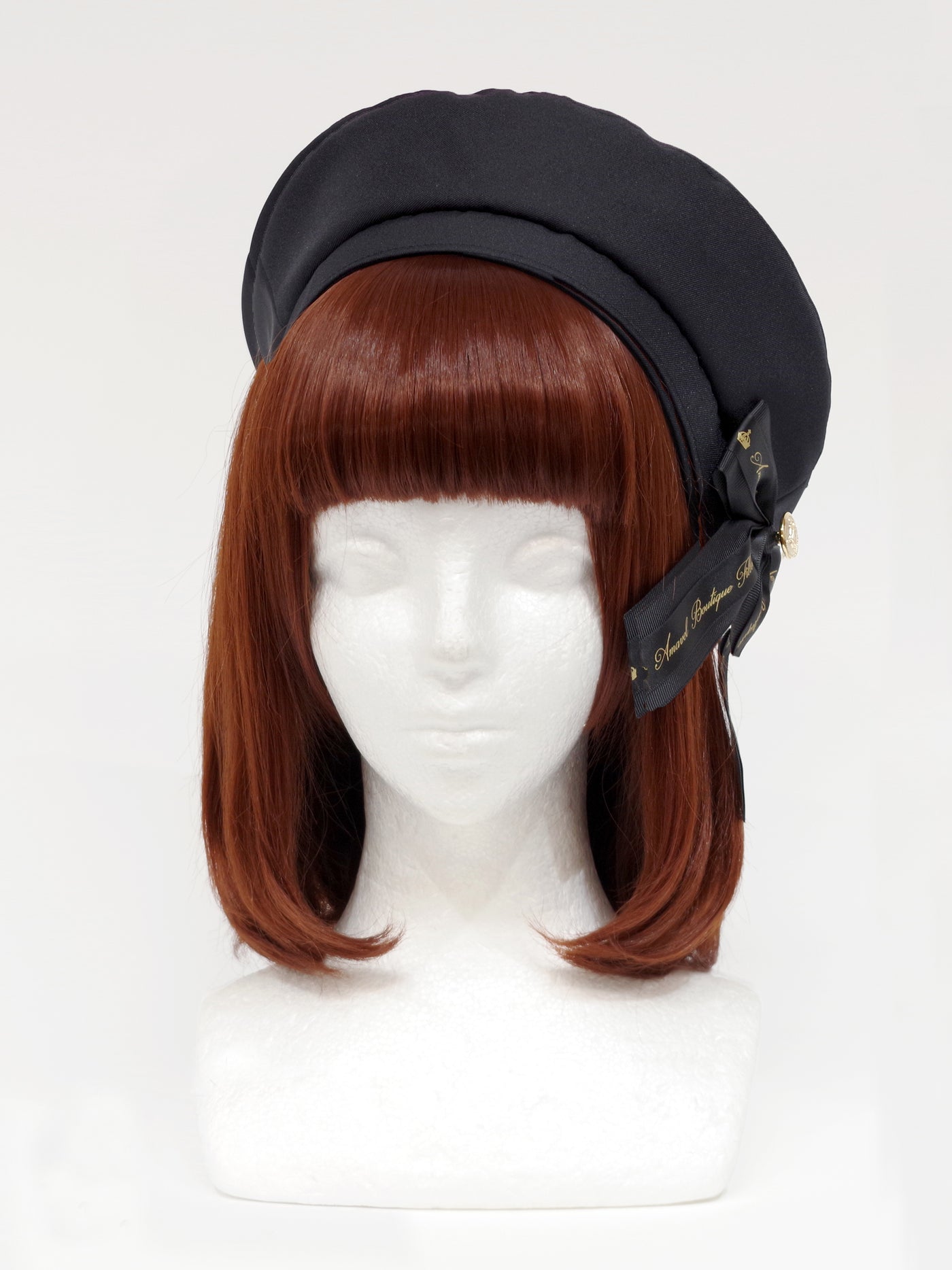 Beret with message ribbon brooch