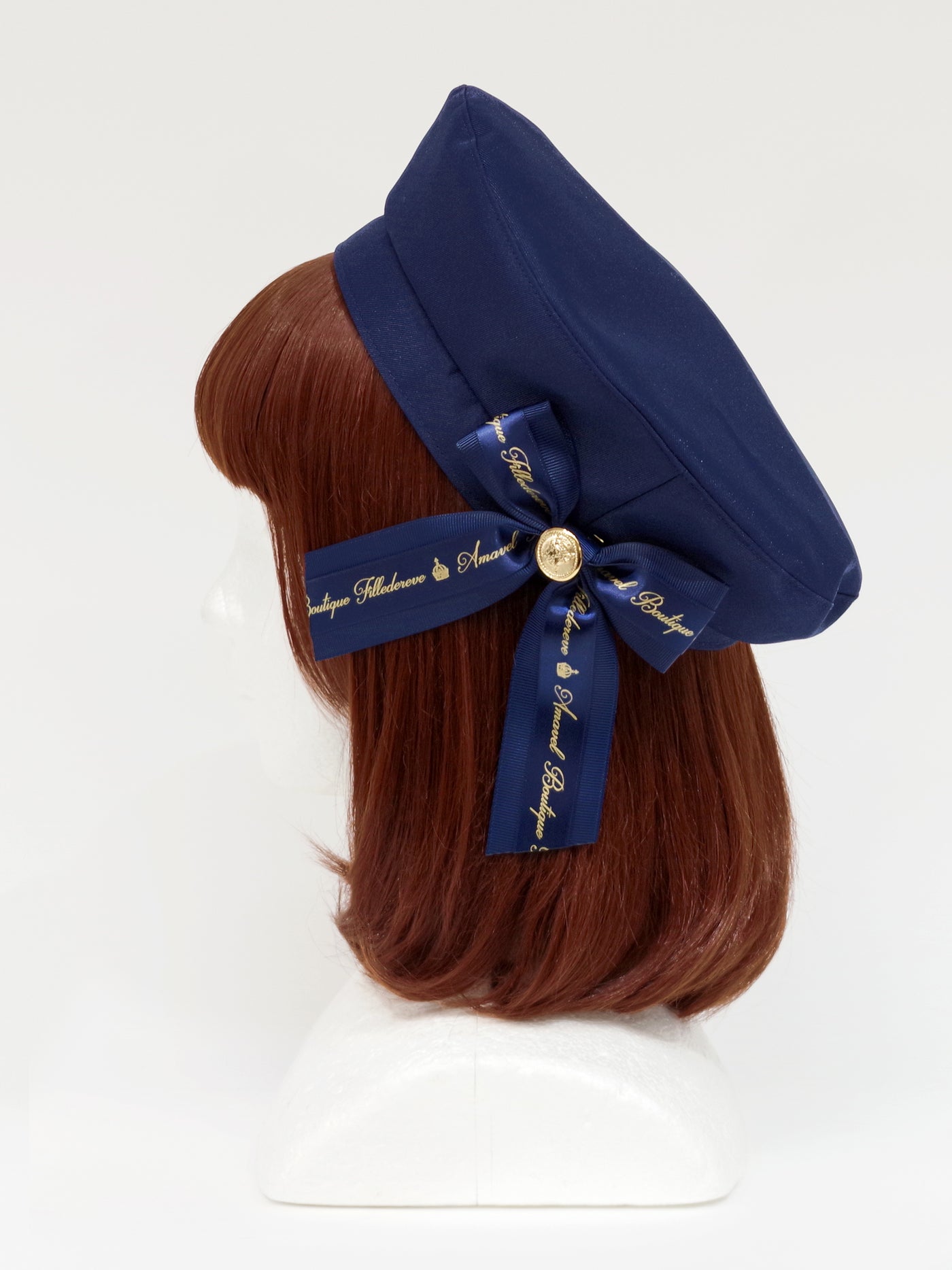 Beret with message ribbon brooch