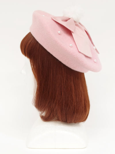 Felt beret with fur pompom ribbon