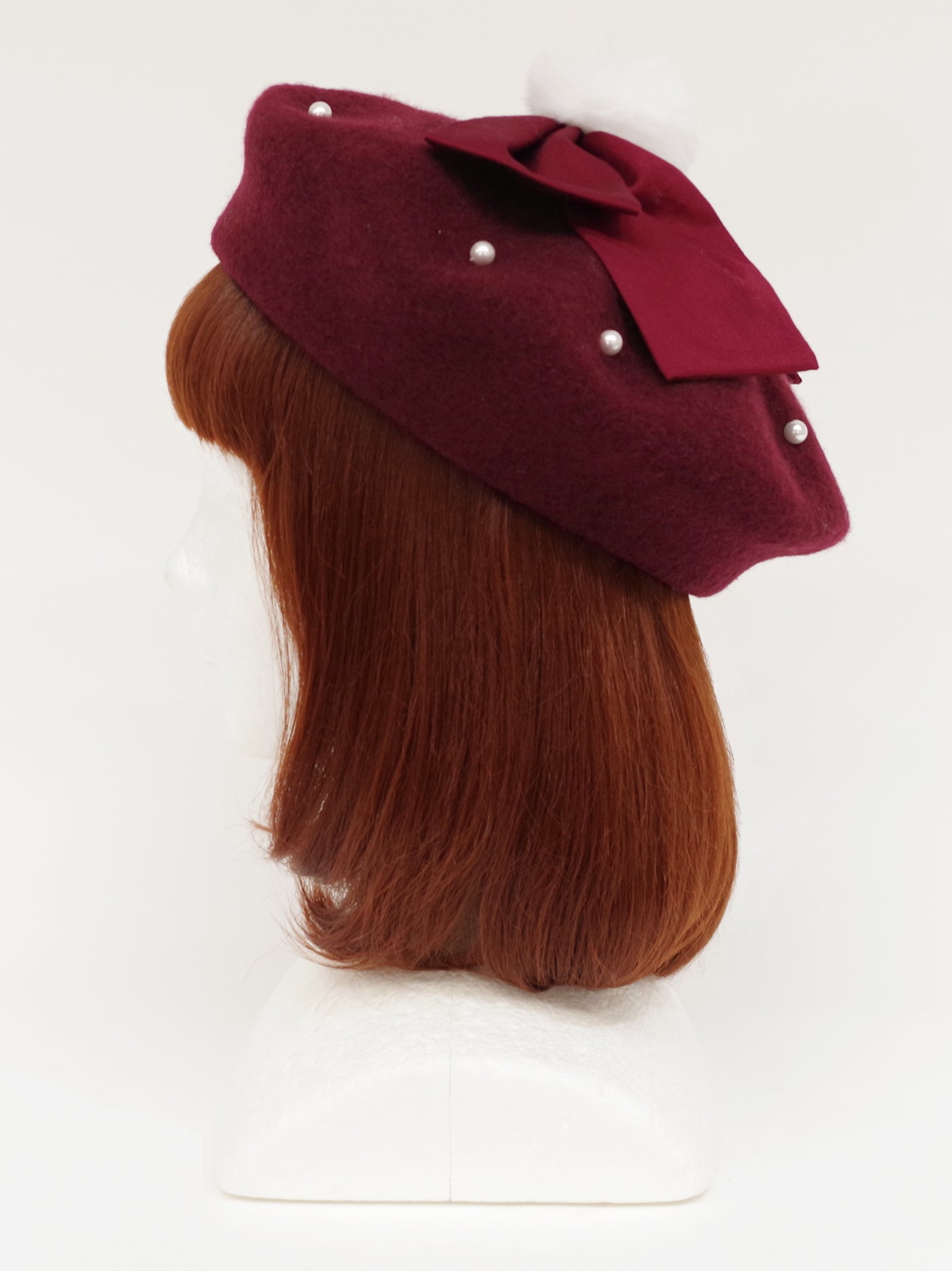 Felt beret with fur pompom ribbon