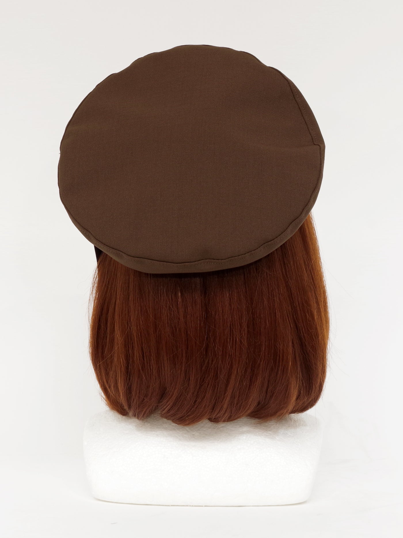 Beret with message ribbon brooch