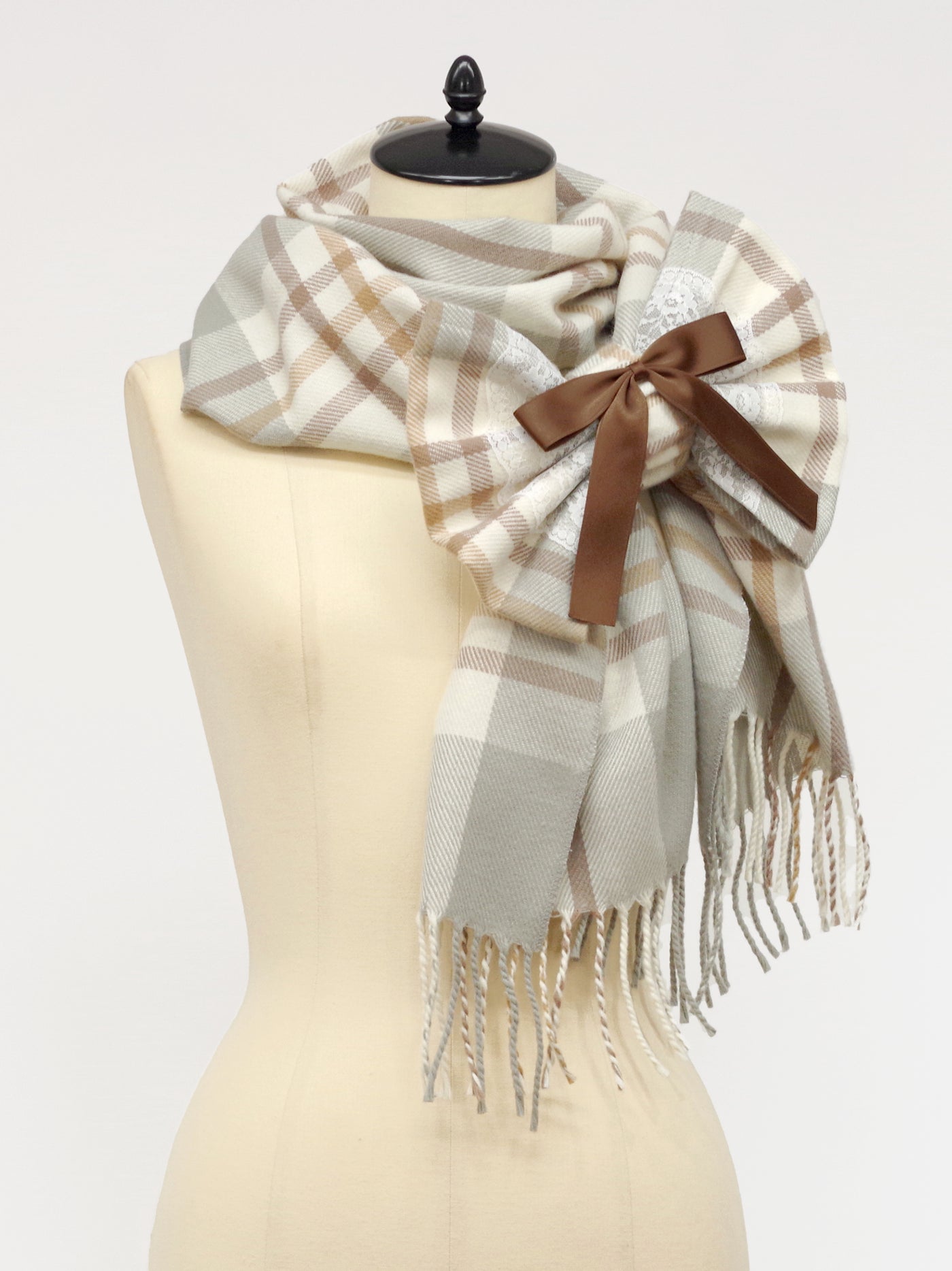 Checkered lace ribbon stole