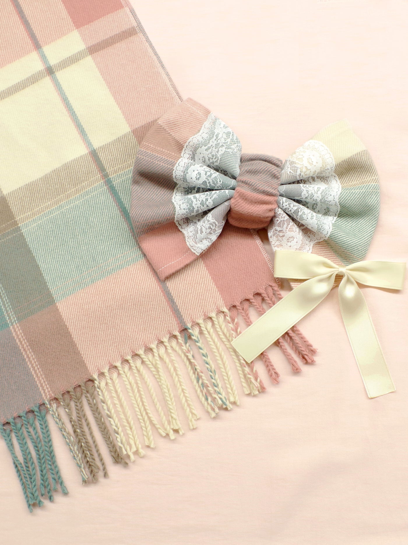 Checkered lace ribbon stole