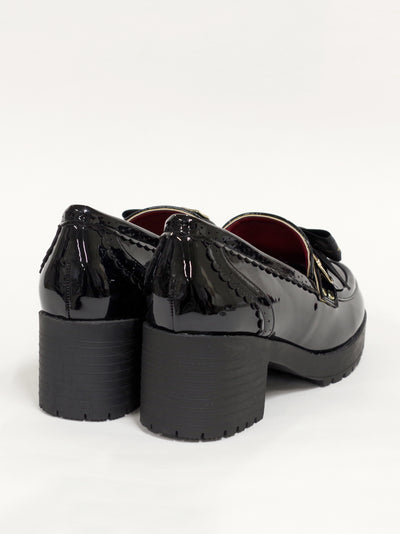 Loafer pumps with message ribbon